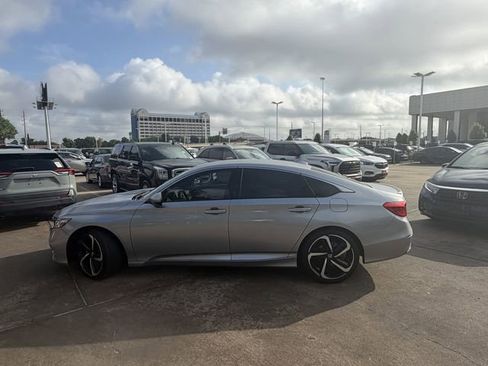 Used 2019 Honda Accord Sport image 5