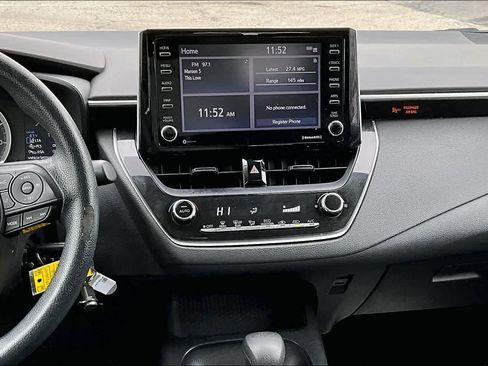 Used 2021 Toyota Corolla LE image 7