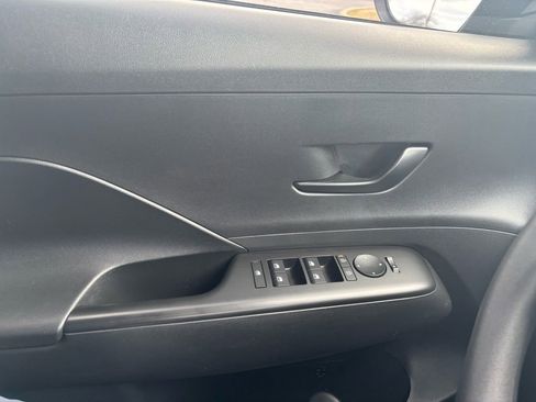 Used 2024 Hyundai Kona SE image 24