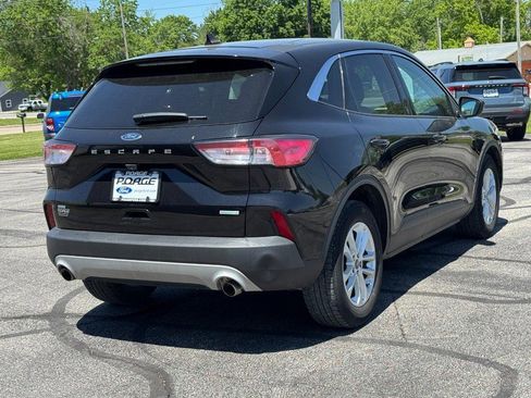 Used 2020 Ford Escape SE FWD image 3