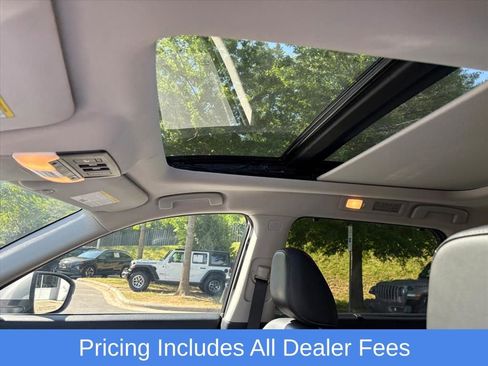 Used 2024 Nissan Pathfinder SL w/ SL Premium Package AWD/4WD image 14
