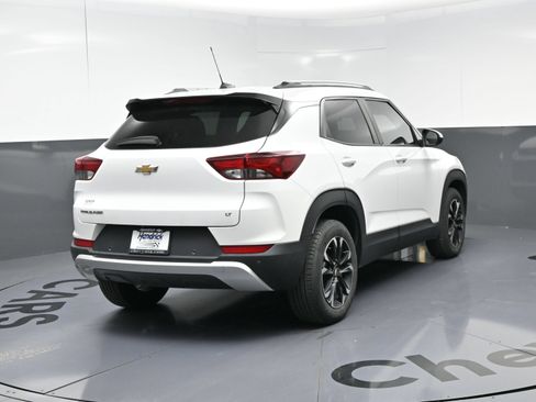 Used 2021 Chevrolet TrailBlazer LT w/ Premium Seating Package FWD image 9