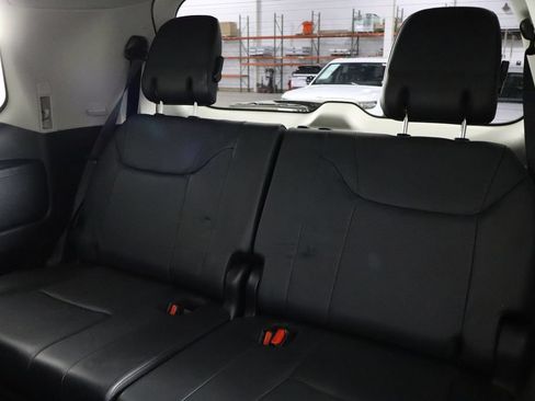 Used 2016 Lexus LX 570 4WD w/ Luxury Package image 19