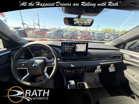 New 2026 Mitsubishi Outlander LE image 15