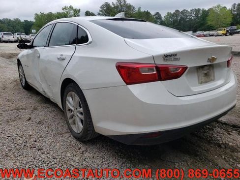 Used 2018 Chevrolet Malibu LT image 2