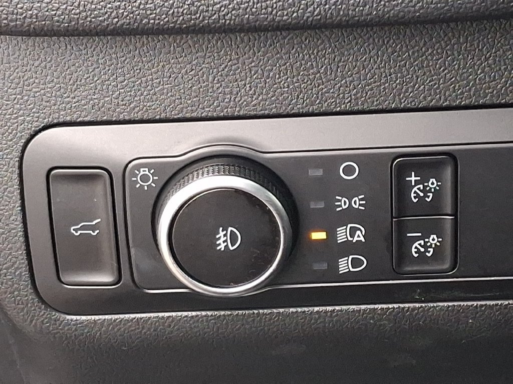 Used 2025 Ford Escape Platinum AWD/4WD image 25
