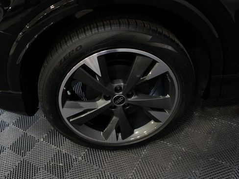 New 2025 Audi Q4 e-tron Premium Plus image 28