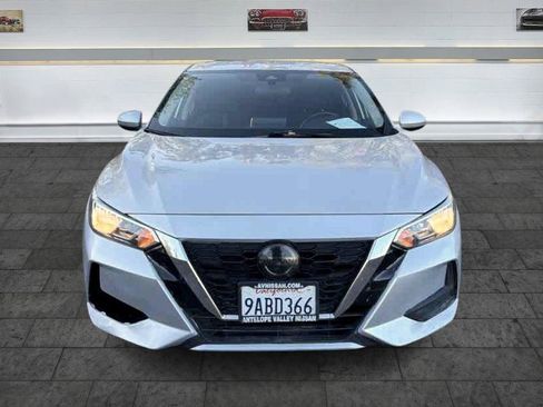 Used 2022 Nissan Sentra SV FWD image 2