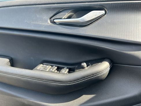 Used 2023 Jeep Grand Cherokee Altitude image 17