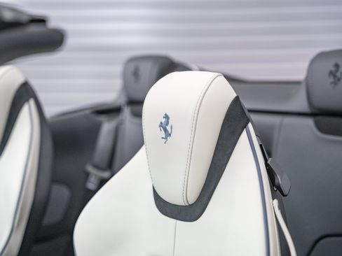 Used 2025 Ferrari Roma Spider RWD image 24