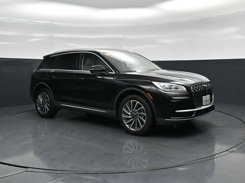 Used 2023 Lincoln Corsair Reserve w/ Equipment Group 201A FWD image 21