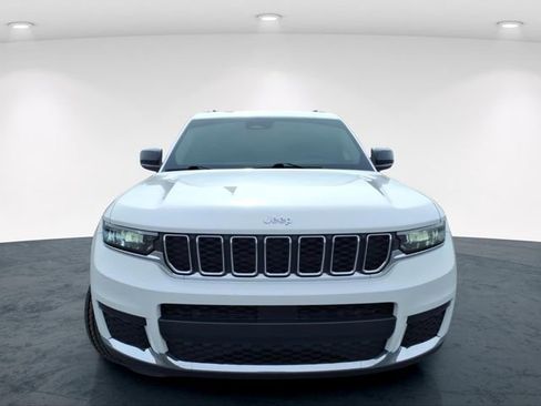 Used 2022 Jeep Grand Cherokee L Laredo w/ Luxury Tech Group I image 3