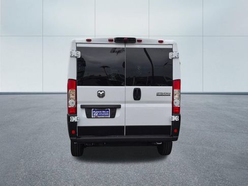 Used 2025 RAM ProMaster 2500 w/ U-Haul Equipment Group FWD image 5