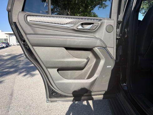 Used 2023 GMC Yukon Denali RWD image 12