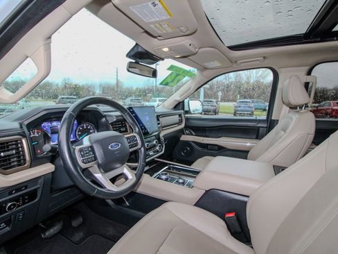 Used 2024 Ford Expedition Limited image 17