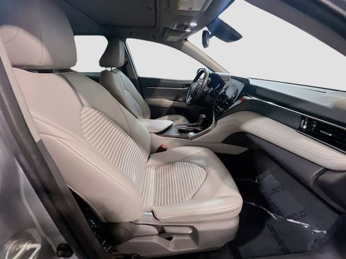 Used 2021 Toyota Camry SE w/ Convenience Package FWD image 20