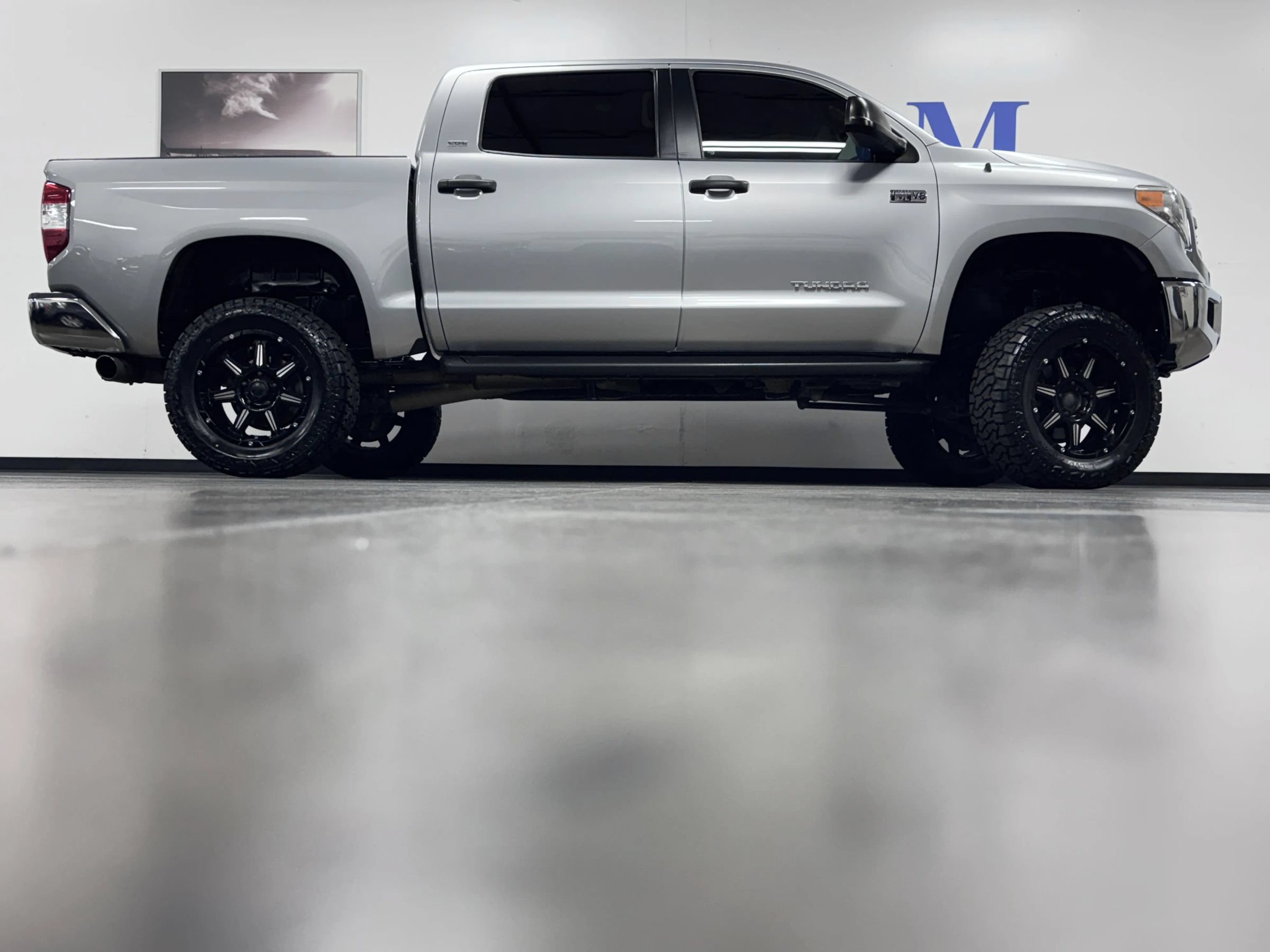 Used 2014 Toyota Tundra SR5 w/ SR5 Upgrade Package AWD/4WD image 3