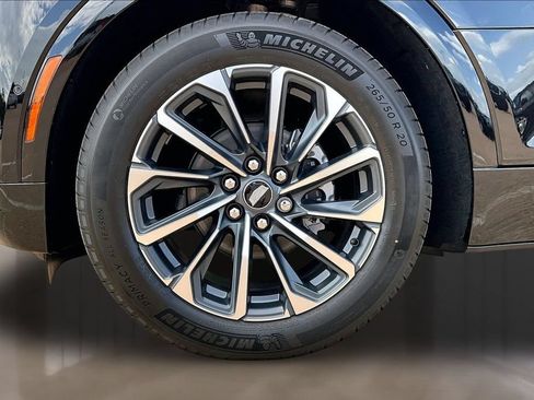 New 2026 Cadillac Lyriq Sport w/ LPO, Floor Liner Package AWD/4WD image 12