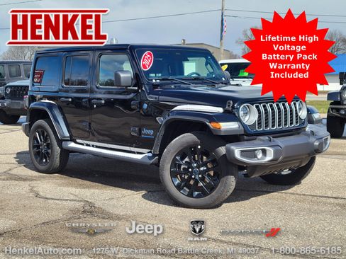 Used 2025 Jeep Wrangler Unlimited Sahara AWD/4WD image 1