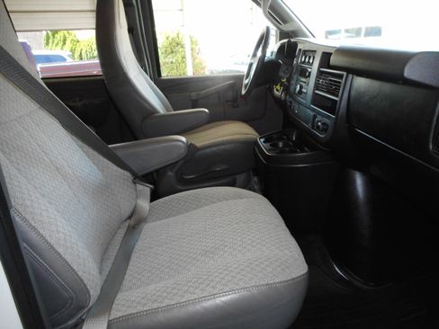 Used 2016 Chevrolet Express 3500 LT w/ LT Preferred Equipment Group image 28