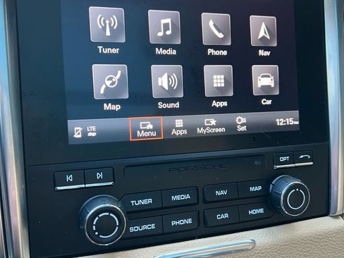 Used 2018 Porsche Macan suv image 34