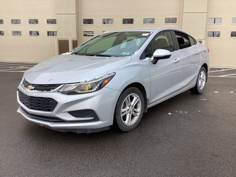 Used 2016 Chevrolet Cruze LT image 3