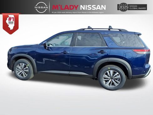New 2026 Nissan Pathfinder SL image 4