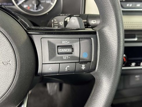 Used 2023 Nissan Rogue SV AWD/4WD image 23