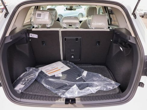 New 2025 Volkswagen Taos SE image 29