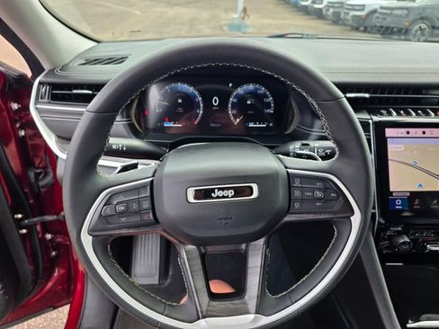 Used 2023 Jeep Grand Cherokee L Limited w/ Luxury Tech Group II AWD/4WD image 29