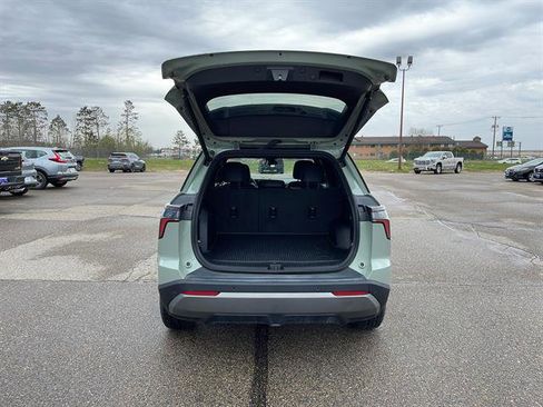 Used 2025 Chevrolet Equinox LT w/ Convenience Package II AWD/4WD image 12