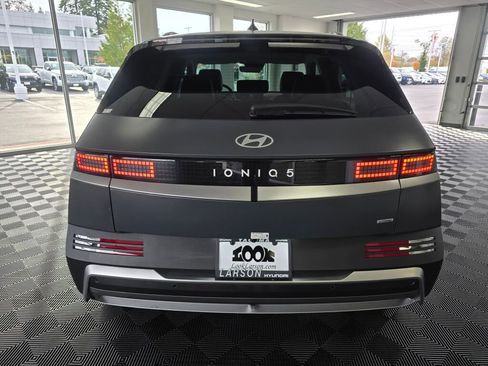 New 2025 Hyundai Ioniq 5 SEL image 5
