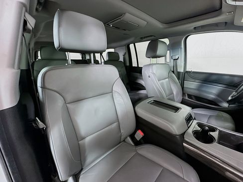 Used 2019 Chevrolet Suburban LT image 31