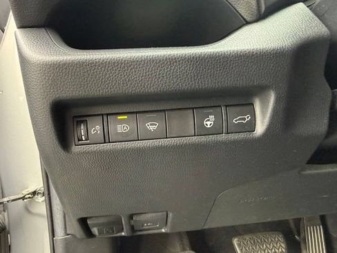 Used 2021 Toyota RAV4 XLE w/ Convenience Package AWD/4WD image 14