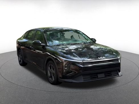 Used 2025 Kia K4 LXS image 3