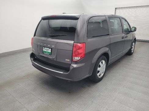 Used 2019 Dodge Grand Caravan SE w/ UConnect Hands-Free Group FWD image 9