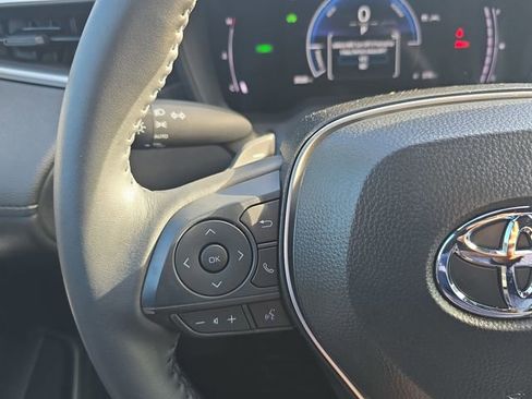 Used 2026 Toyota Corolla Cross SE image 16