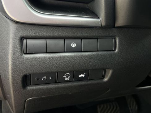 Used 2024 Nissan Rogue SV AWD/4WD image 13