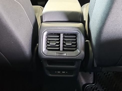 New 2026 Volkswagen Taos SE image 18