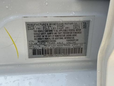 Used 2025 Nissan Sentra SV FWD image 32