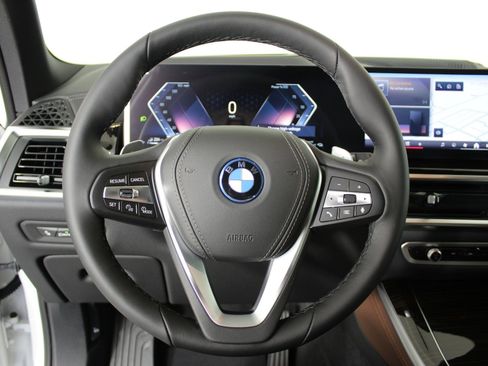New 2026 BMW X5 xDrive50e w/ Executive Package AWD/4WD image 16