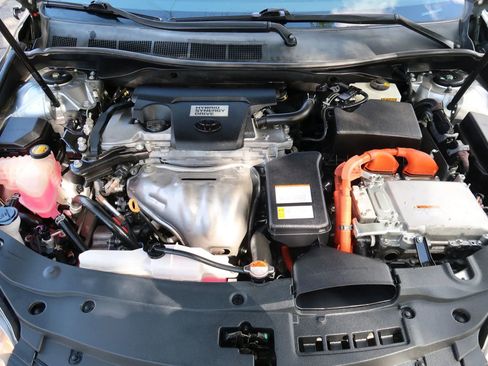 Used 2016 Toyota Camry LE image 28