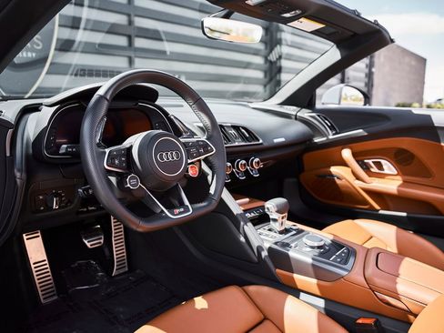 Used 2020 Audi R8 V10 AWD/4WD image 2
