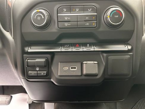 Used 2021 Chevrolet Silverado 2500 Custom w/ Custom Convenience Package AWD/4WD image 26