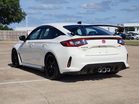 Used 2024 Honda Civic Type R image 4