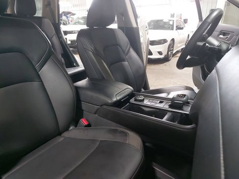 Certified 2024 Nissan Pathfinder SL AWD/4WD image 10