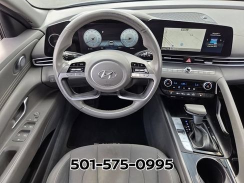 Used 2023 Hyundai Elantra SEL w/ Convenience Package FWD image 12