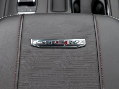 Used 2024 GMC Sierra 2500 AT4X image 24