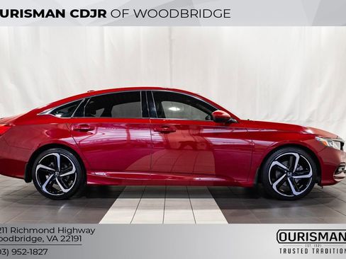 Used 2018 Honda Accord Sport image 3