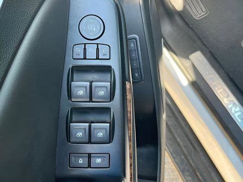 Used 2019 Chevrolet Suburban Premier w/ RST 6.2L Performance Edition AWD/4WD image 16